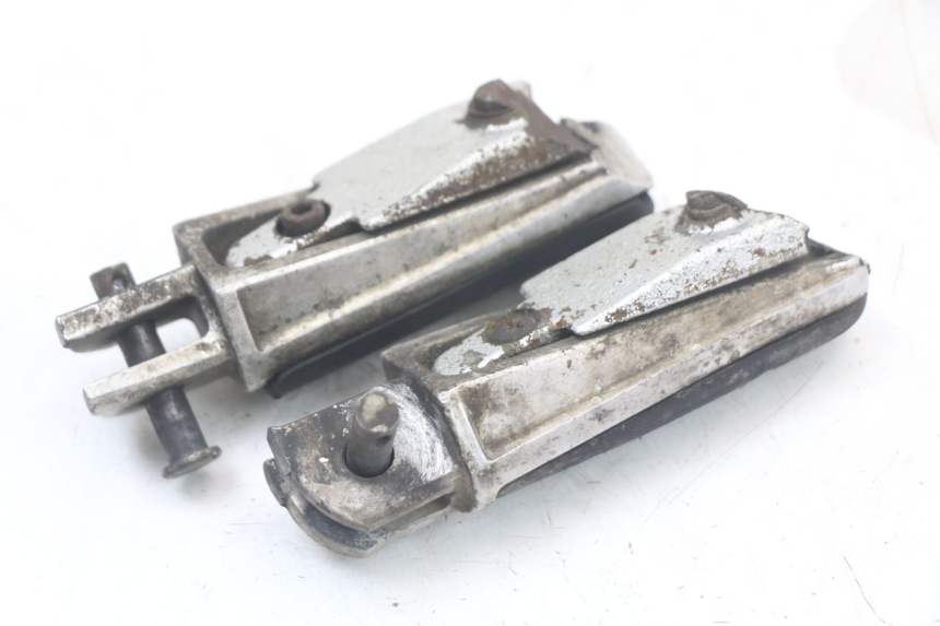 photo de PAR DE APOIO PARA OS PÉS DIANTEIRO YAMAHA FJR ABS 1300 (2006 - 2012) - Pontos de fixação