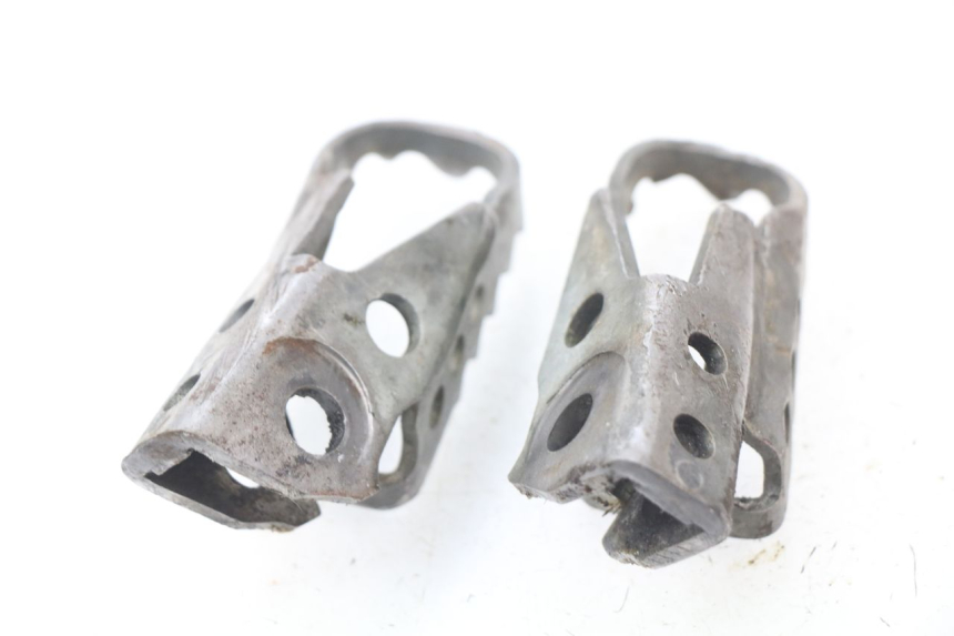 photo de PAR DE APOIO PARA OS PÉS DIANTEIRO YAMAHA YZ 80 (1998 - 2001) - Detalhe da peça