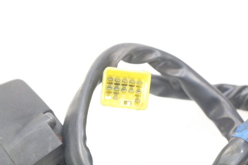 photo de PAR DE COMUTADORES SUZUKI BURGMAN 125 (2007 - 2014) - Pontos de fixação