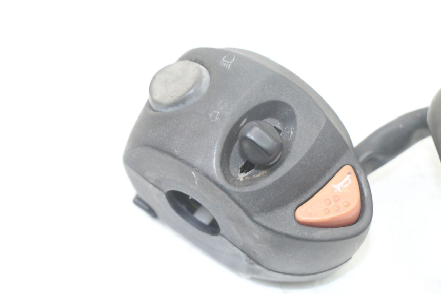 photo de PAR DE COMUTADORES PEUGEOT SATELIS COMPRESSOR K15 125 (2006 - 2009) - Outro ângulo de visão