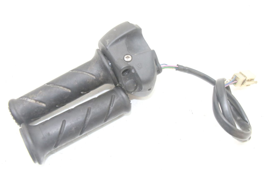 photo de PAR DE COMUTADORES PEUGEOT SATELIS COMPRESSOR K15 125 (2006 - 2009) - Marcações e referências