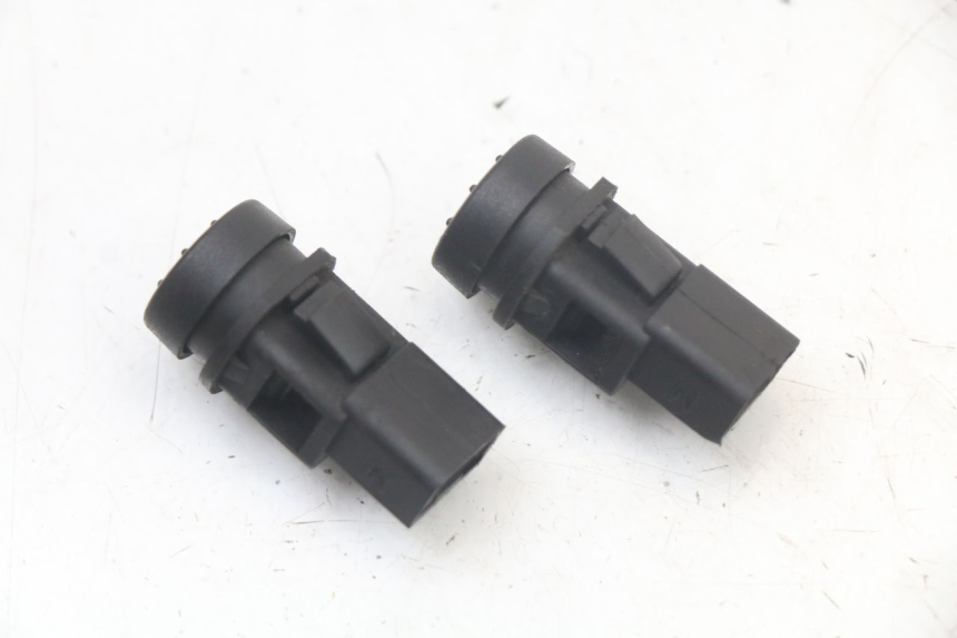 photo de PAR DE COMUTADORES PIAGGIO LIBERTY IGET 4T 50 (2021 - 2025) - Zoom do estado de desgaste
