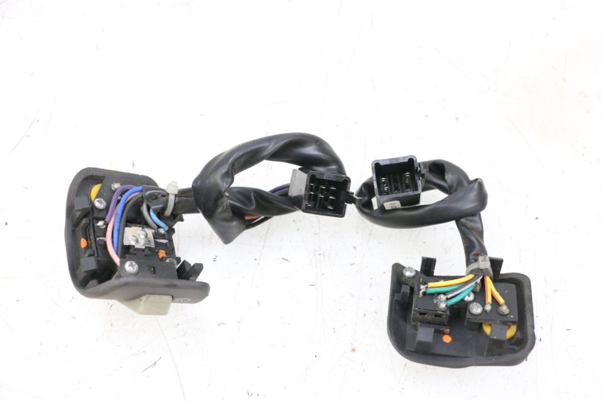 photo de PAR DE COMUTADORES JM MOTORS SANTANA 50 (2014 - 2023) - Detalhe da peça