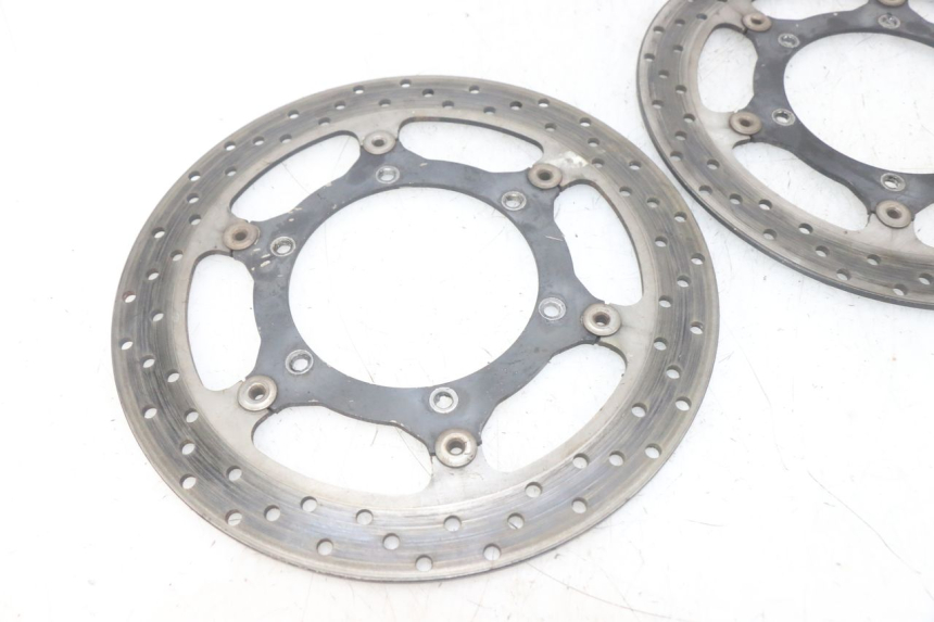 photo de PAR DE DISCOS DE FREIO DIANTEIROS YAMAHA FJR ABS 1300 (2006 - 2012) - Pontos de fixação