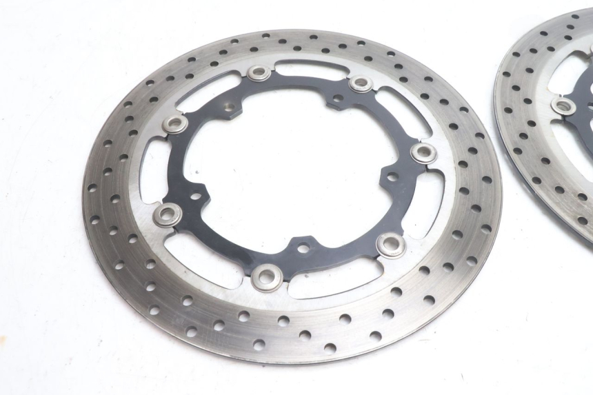 photo de PAR DE DISCOS DE FREIO DIANTEIROS YAMAHA FZ8 800 (2010 - 2016) - Detalhe da peça
