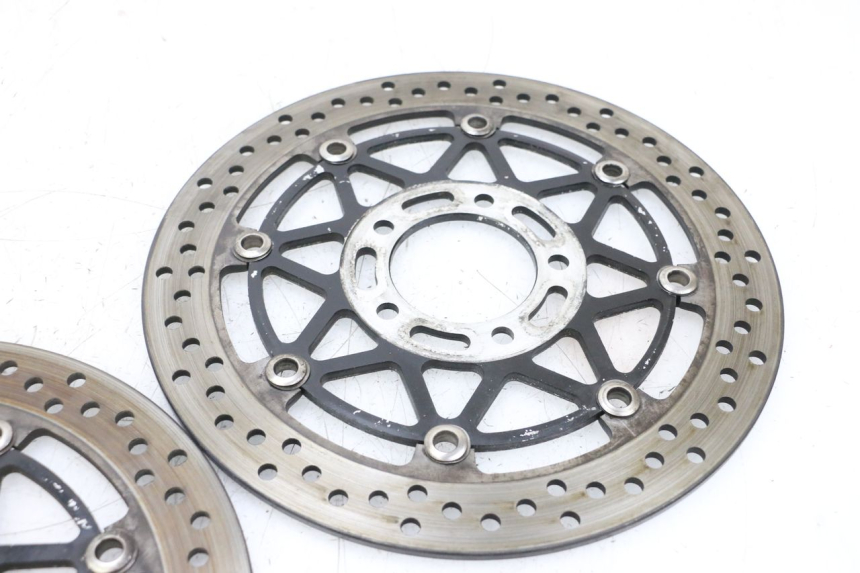 photo de PAR DE DISCOS DE FREIO DIANTEIROS SUZUKI GSXR GSX-R 1000 (2003 - 2004) - Pontos de fixação