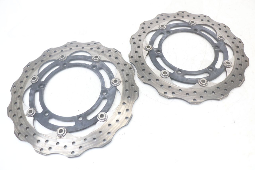 photo de PAR DE DISCOS DE FREIO DIANTEIROS YAMAHA TDM ABS 900 (2002 - 2014) - Detalhe da peça