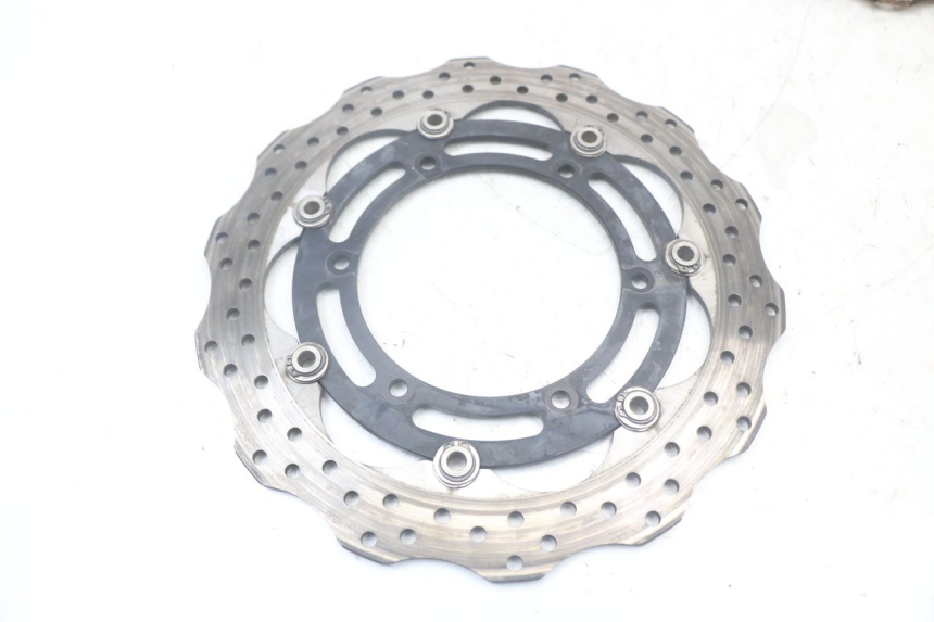photo de PAR DE DISCOS DE FREIO DIANTEIROS YAMAHA TDM ABS 900 (2002 - 2014) - Pontos de fixação