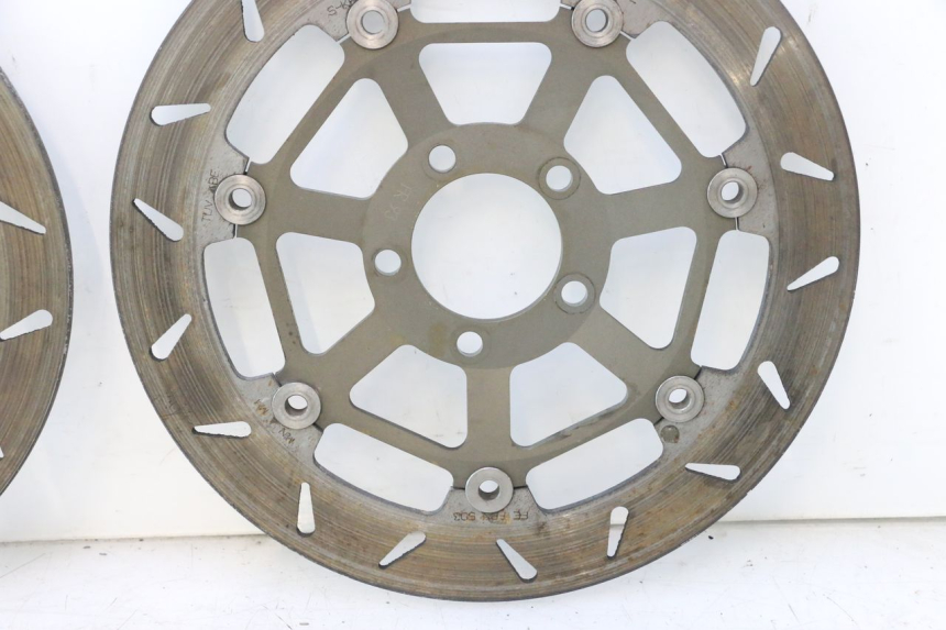 photo de PAR DE DISCOS DE FREIO DIANTEIROS KAWASAKI ZZR 600 (1995 - 2004) - Pontos de fixação