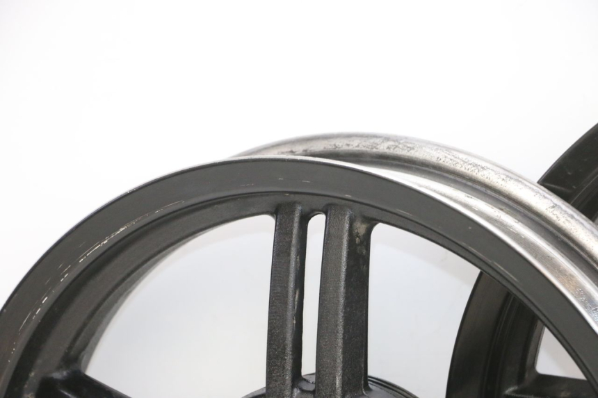 photo de PAR DE RODAS KYMCO AGILITY 16+ 4T 50 (2018 - 2023) - Detalhe da peça