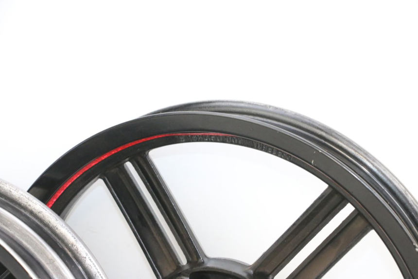 photo de PAR DE RODAS KYMCO AGILITY 16+ 4T 50 (2018 - 2023) - Ampliação técnica