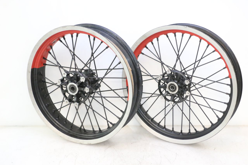 photo de PAR DE RODAS HM HONDA CRM DERAPAGE RR 50 (2006 - 2017) - Vista principal