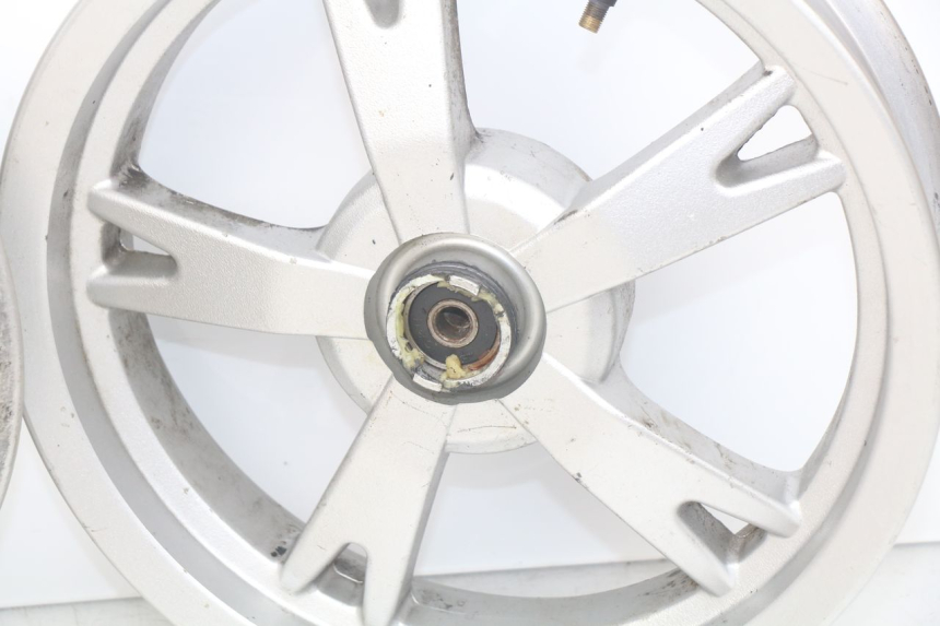 photo de PAR DE RODAS PEUGEOT KISBEE 4T 50 (2010 - 2017) - Marcações e referências
