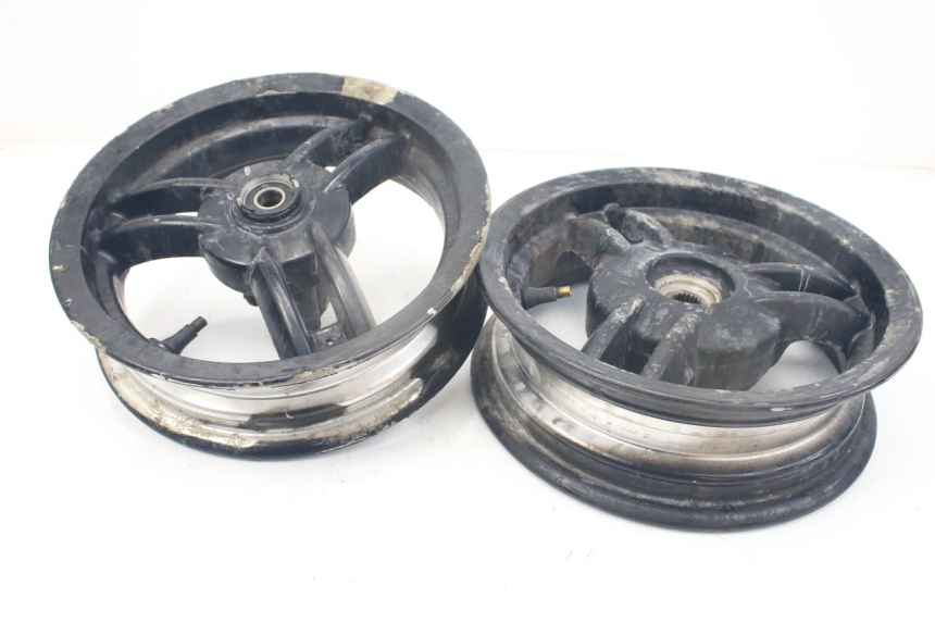 photo de PAR DE RODAS PEUGEOT LUDIX SNAKE 2T 50 (2004 - 2014) - Marcações e referências