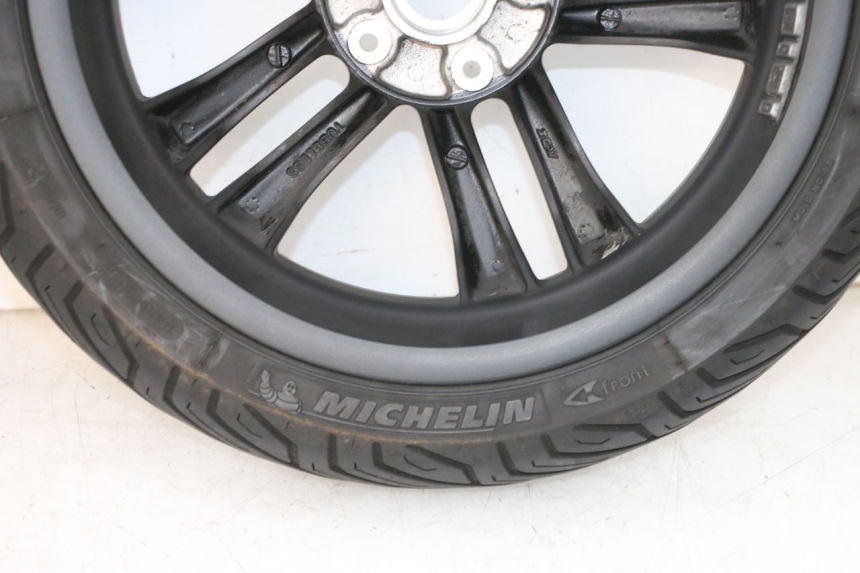 photo de PAR DE RODAS PIAGGIO MP3 HPE 300 (2019 - 2026) - Detalhes característicos