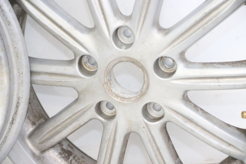 photo de PAR DE RODAS PIAGGIO MP3 LT 300 (2010 - 2016) - Vista de perto