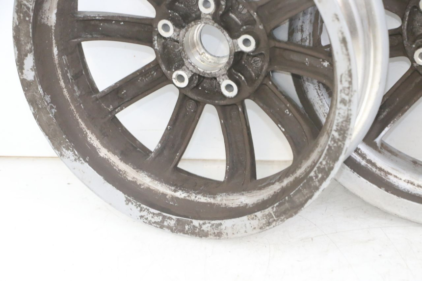 photo de PAR DE RODAS PIAGGIO MP3 LT 300 (2010 - 2016) - Peça verificada