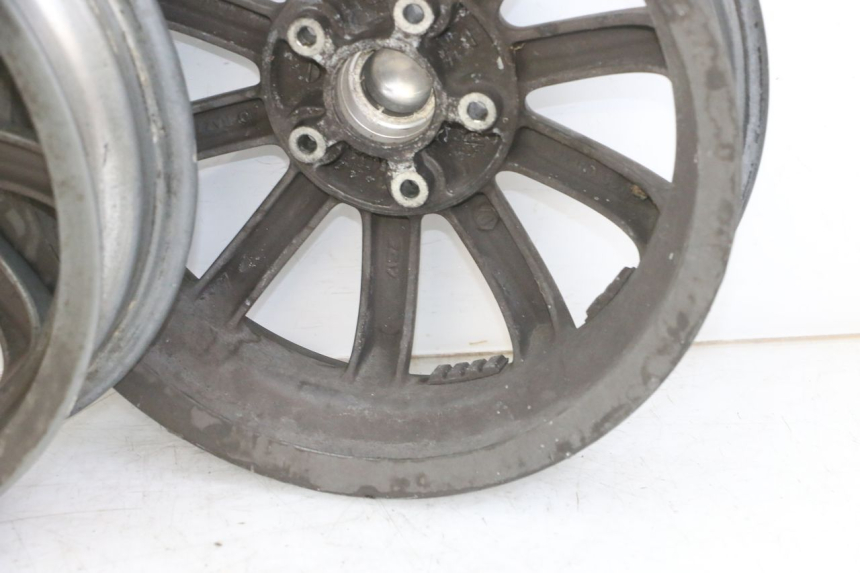 photo de PAR DE RODAS PIAGGIO MP3 125 (2006 - 2014) - Estado da superfície