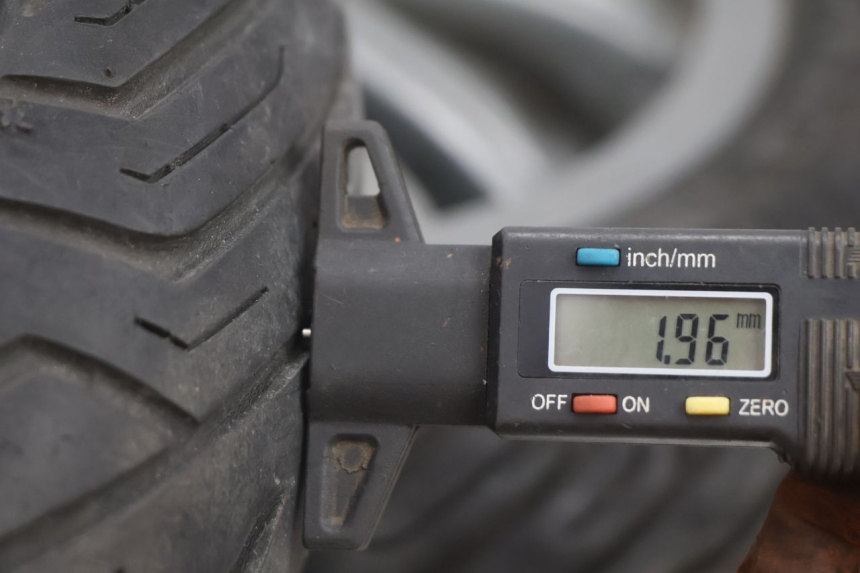 photo de PAR DE RODAS PIAGGIO MP3 125 (2006 - 2014) - Marcações e referências