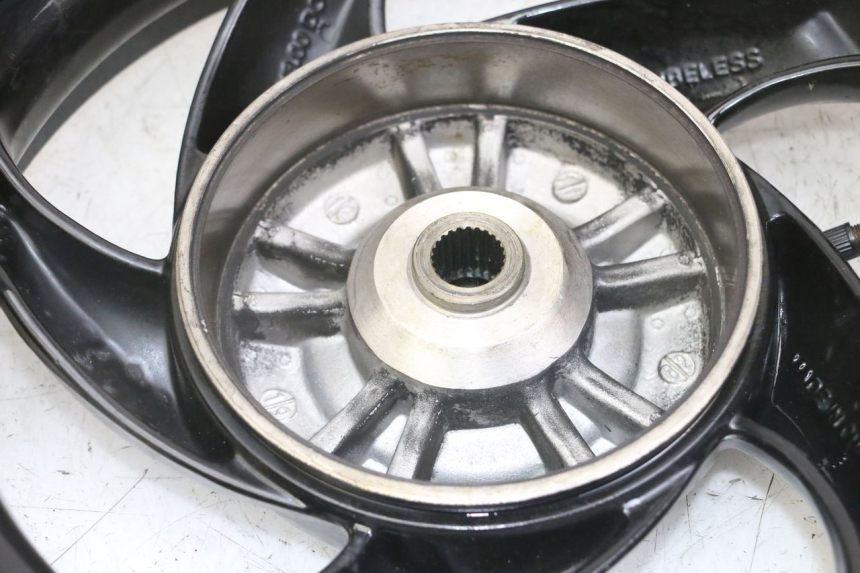 photo de PAR DE RODAS PIAGGIO NEW TYPHOON 50 (2018 - 2021) - Pontos de fixação
