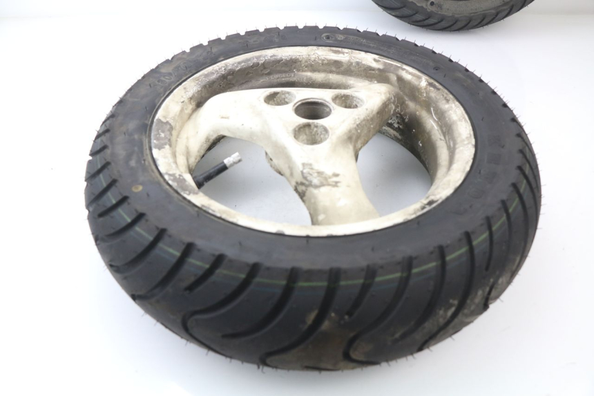 photo de PAR DE RODAS PEUGEOT SPEEDFIGHT LC 50 (1996 - 2002) - Vista de perto