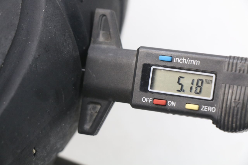 photo de PAR DE RODAS YAMAHA YP MAJESTY 125 (2002 - 2006) - Detalhe da peça