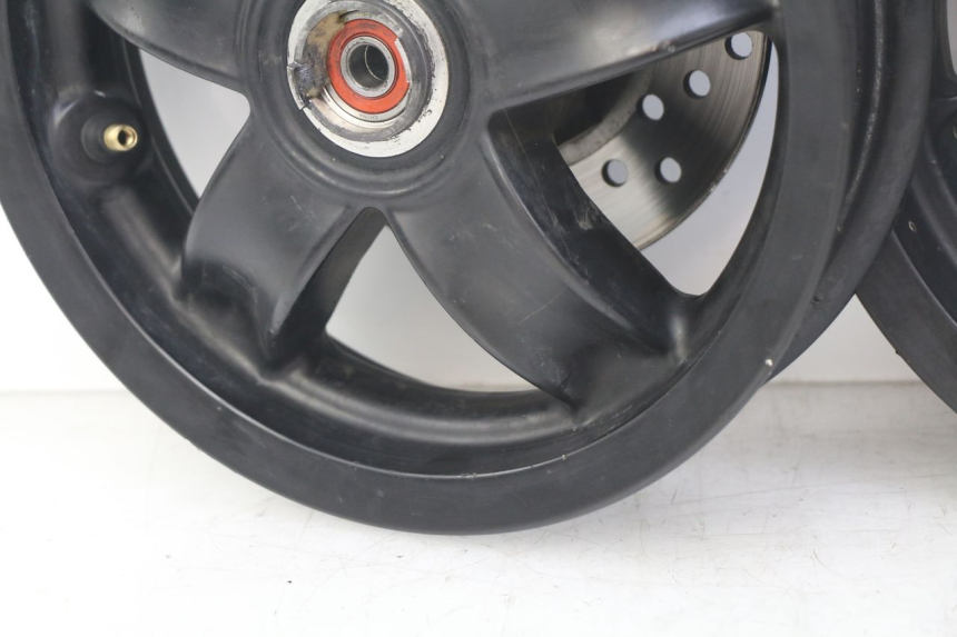 photo de PAR DE RODAS PIAGGIO ZIP 4T 50 (2018 - 2020) - Marcações e referências