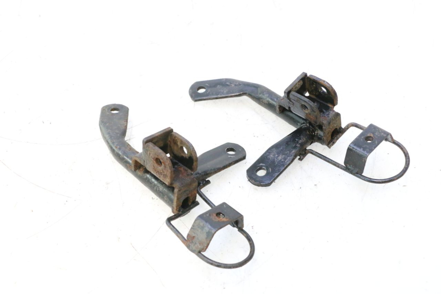 photo de PAR DE PLACA DE APOIO PARA PÉ TRASEIRO CF MOTO E-CHARM 125 (2005 - 2008) - Outro ângulo de visão