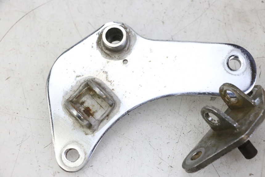 photo de PAR DE PLATINA APOIO DE PÉ DIANTEIRO HYOSUNG GV AQUILA 125 (2000 - 2009) - Detalhe da peça