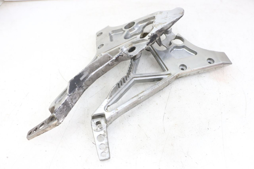 photo de PAR DE SUPORTE DE DESCANSO DE PÉ DIANTEIRO YAMAHA FJ 3CX 1200 (1986 - 1996) - Detalhe da peça