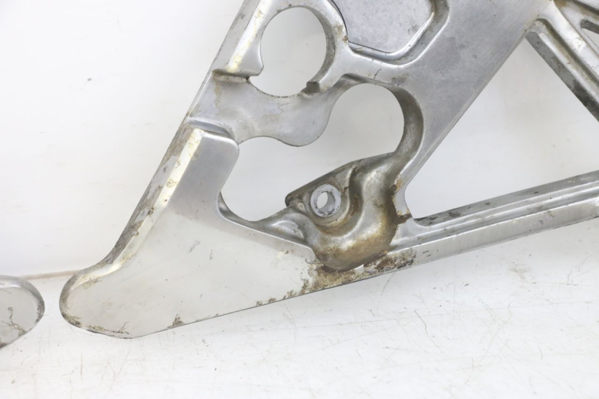 photo de PAR DE SUPORTE DE DESCANSO DE PÉ DIANTEIRO YAMAHA FJ 3CX 1200 (1986 - 1996) - Marcações e referências