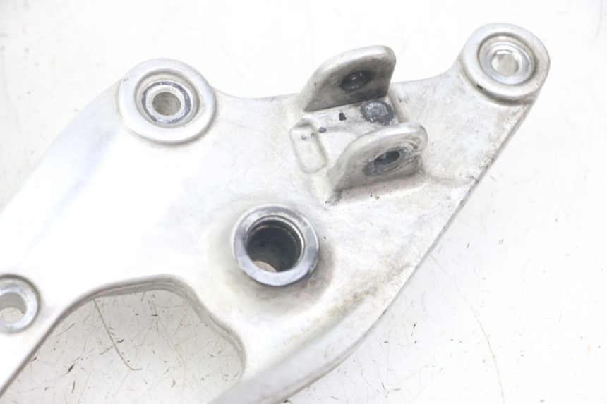 photo de PAR DE SUPORTE DE DESCANSO DE PÉ DIANTEIRO YAMAHA TDM ABS 900 (2002 - 2014) - Marcações e referências