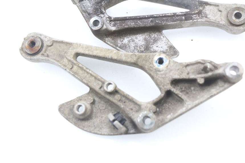 photo de PAR DE PLATINA APOIO DE PÉ DIANTEIRO YAMAHA XJ600 XJ DIVERSION 600 (1992 - 1997) - Detalhe da peça
