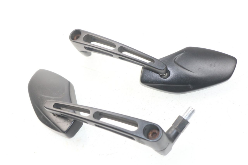 photo de PAR DE ESPELHOS RETROVISORES YAMAHA FZ8 800 (2010 - 2016) - Zoom do estado de desgaste