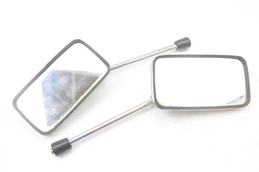 photo de PAR DE ESPELHOS RETROVISORES SUZUKI GN 125 (1997 - 2000) - Vista principal