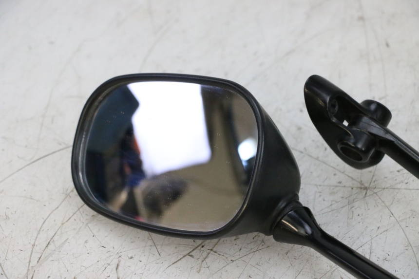 photo de PAR DE ESPELHOS RETROVISORES SUZUKI GSXR GSX-R 1000 (2003 - 2004) - Detalhes característicos