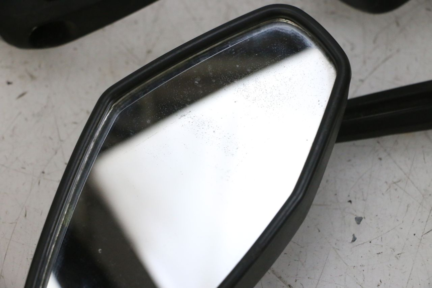photo de PAR DE ESPELHOS RETROVISORES JM MOTORS GTS 125 (2015 - 2019) - Detalhe da peça