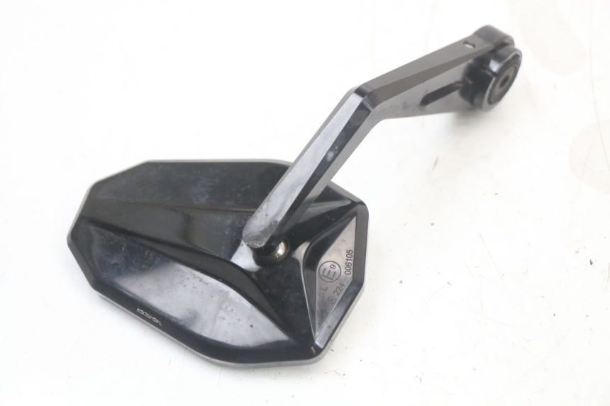 photo de PAR DE ESPELHOS RETROVISORES SUZUKI GSR 750 (2011 - 2017) - Detalhes característicos
