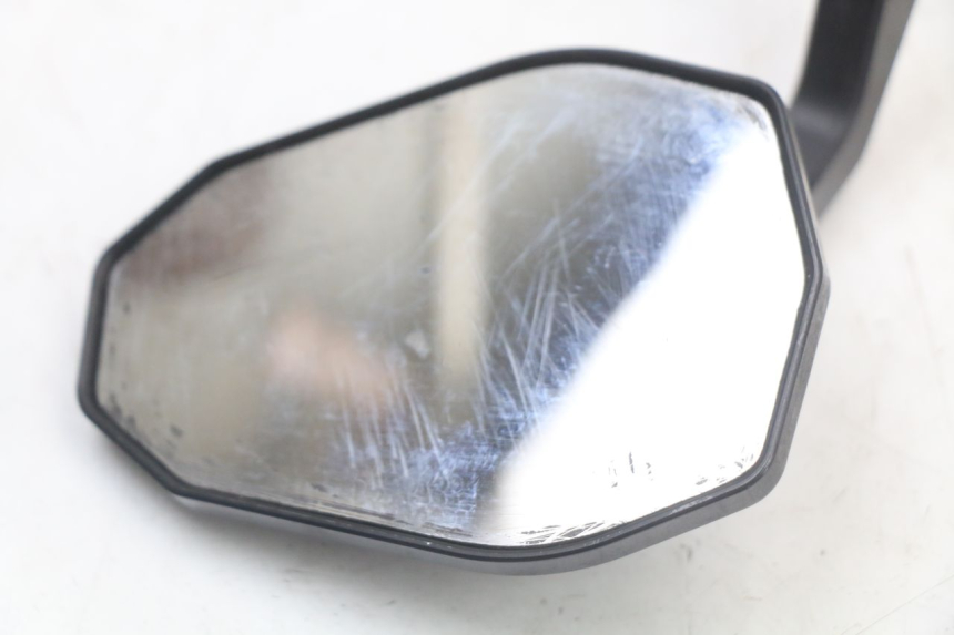 photo de PAR DE ESPELHOS RETROVISORES SUZUKI GSR 750 (2011 - 2017) - Outro ângulo de visão