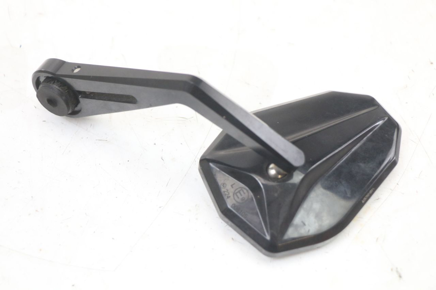 photo de PAR DE ESPELHOS RETROVISORES SUZUKI GSR 750 (2011 - 2017) - Pontos de fixação