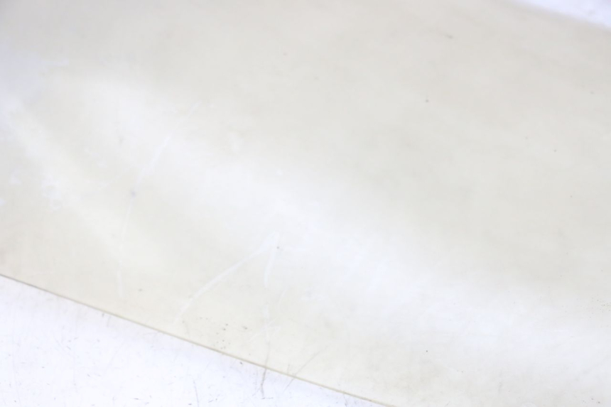 photo de PARABRISAS SUZUKI BURGMAN 125 (2007 - 2014) - Vista de perto