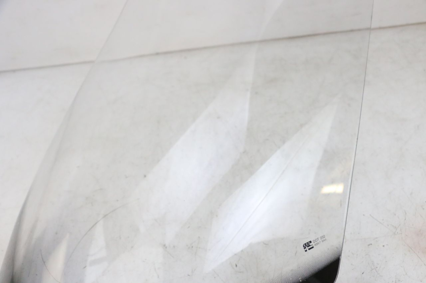 photo de PARABRISAS SUZUKI BURGMAN 125 (2007 - 2014) - Detalhe da peça