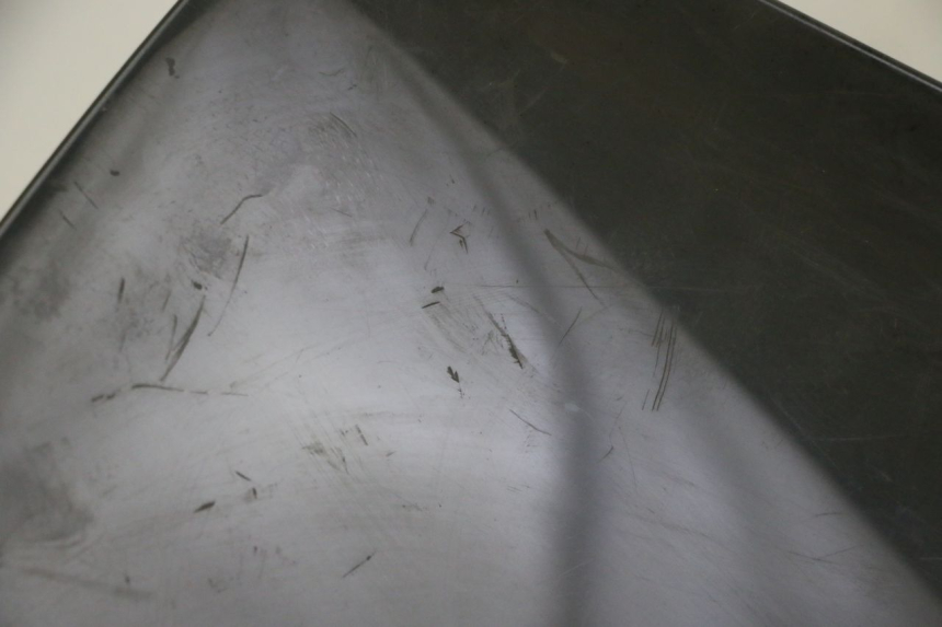 photo de PARABRISAS PEUGEOT ELYSTAR 50 (2002 - 2014) - Zoom do estado de desgaste