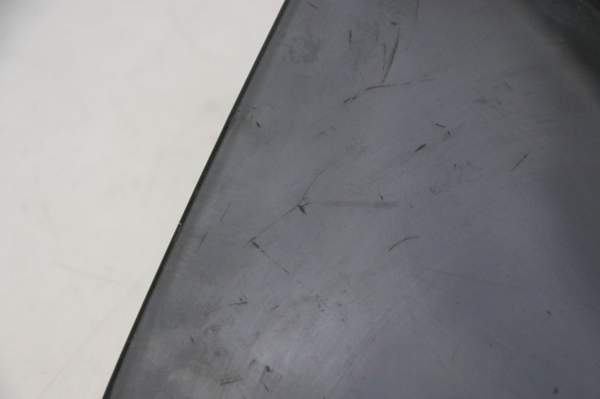 photo de PARABRISAS PEUGEOT ELYSTAR 50 (2002 - 2014) - Pontos de fixação