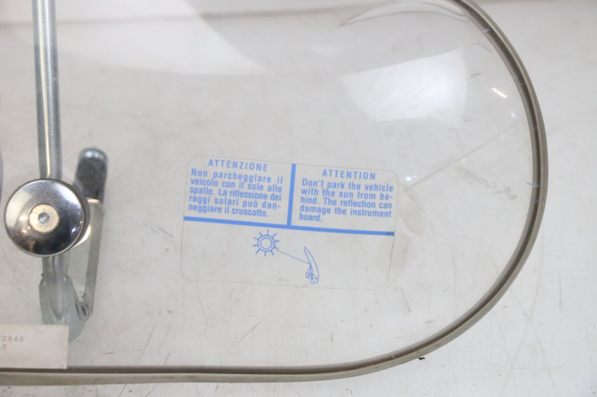 photo de PARABRISAS PIAGGIO FLY 125 (2005 - 2012) - Detalhes característicos