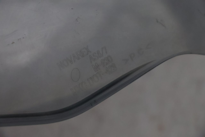 photo de PARABRISA YAMAHA FZ8 800 (2010 - 2016) - Detalhes característicos