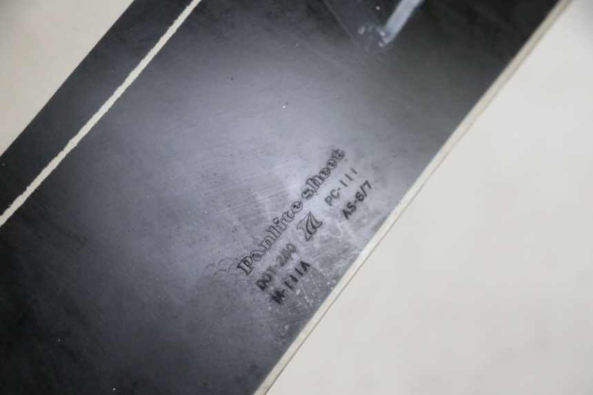 photo de PARABRISAS KAWASAKI GPX R WARBIRD 600 (1988 - 1993) - Detalhe da peça