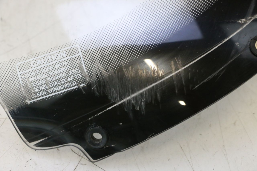 photo de PARABRISAS KYMCO GRAND DINK 125 (2008 - 2014) - Detalhes característicos