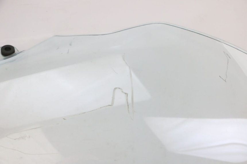 photo de PARABRISAS PIAGGIO MP3 500 (2011 - 2015) - Detalhes característicos