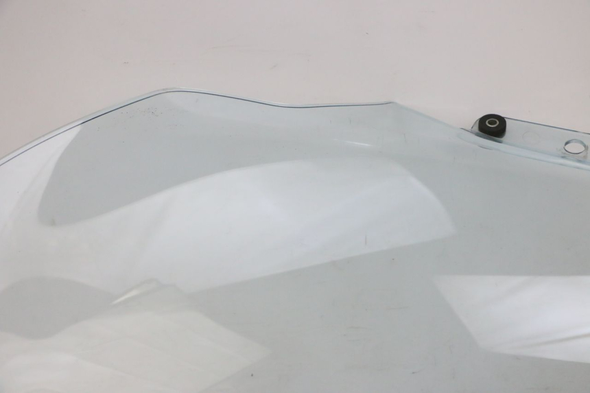 photo de PARABRISAS PIAGGIO MP3 125 (2006 - 2014) - Detalhes característicos